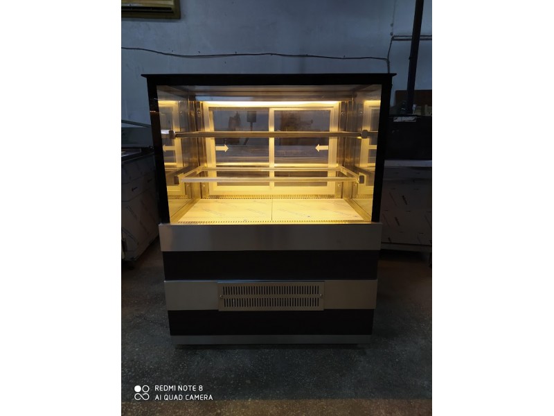 Pasta Teşhir Dolabı